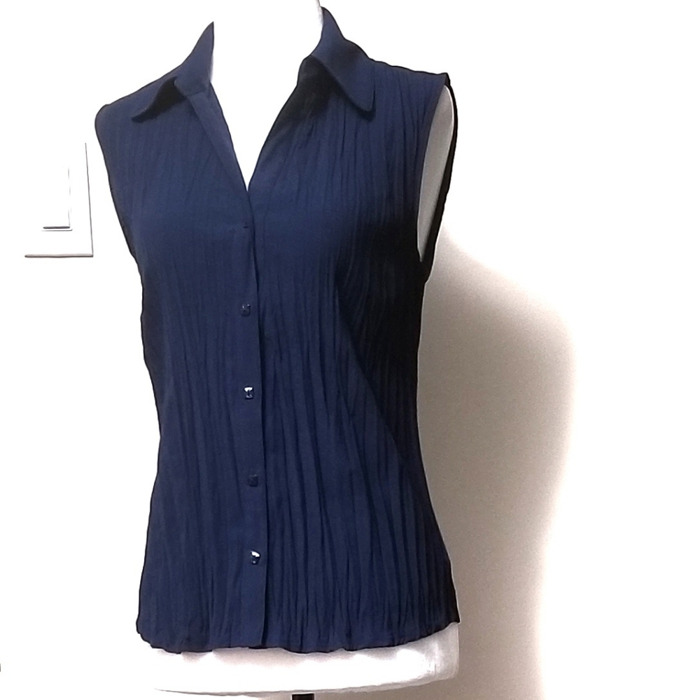 Jessica Navyblue Sleeveless buttons down Top